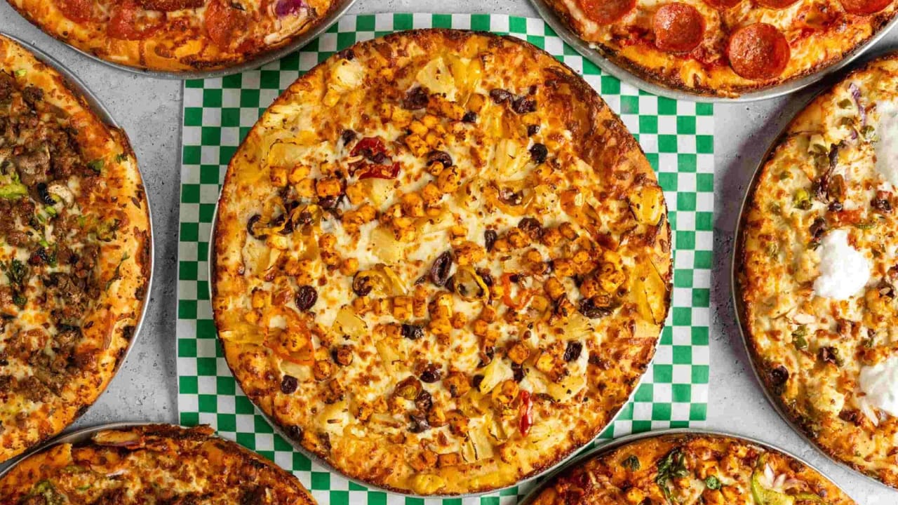 Pizza Karachi Vaughan — Halal Pizza restaurant in Vaughan