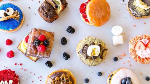 Eggless Cake Shop, Halal Bakery restaurant in Mississauga