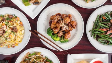 Eddies Wok n Roll, Halal Hakka restaurant in Mississauga