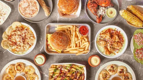 Lahore Chaat & Desi Burger House, Halal Lahori restaurant in Mississauga