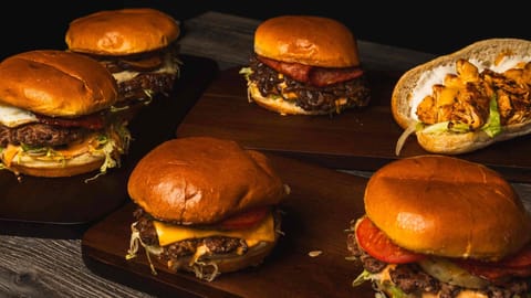 Mountain Burger Burlington, Halal Burgers restaurant in Burlington