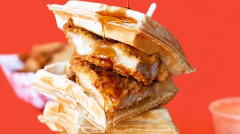 Cluck Clucks - Chicken & Waffles, Halal Sandwiches restaurant in Toronto