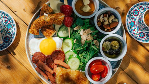 Pera Cafe — Halal Turkish restaurant in Toronto
