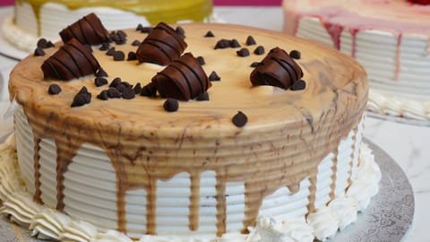Nora Cakes & Sweets, Halal Bakery restaurant in Mississauga