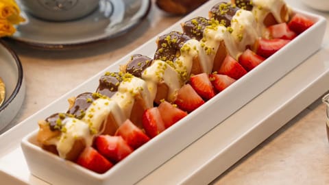 Chocoberry London Kensington Calgary, Halal Desserts restaurant in Calgary