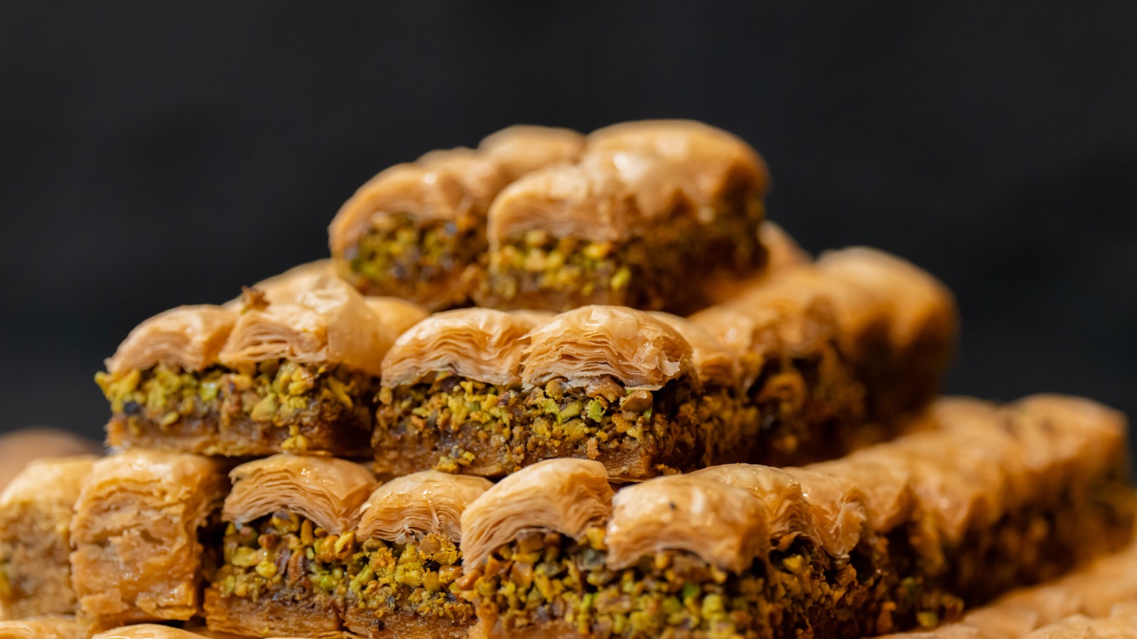 Znoud Al-Hamdani — Halal Middle Eastern restaurant in Hamilton